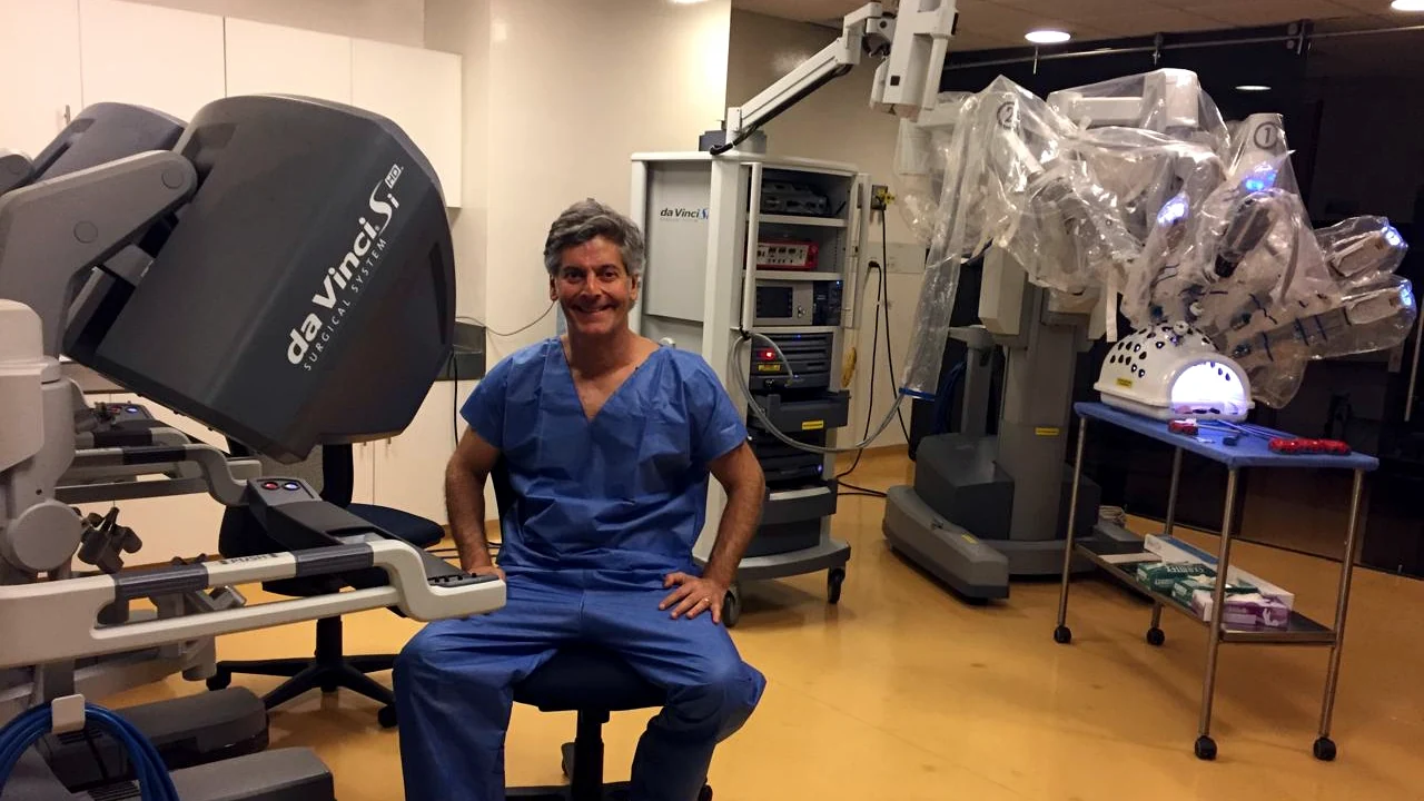 dr-denis-sala-cirurgia-robotica